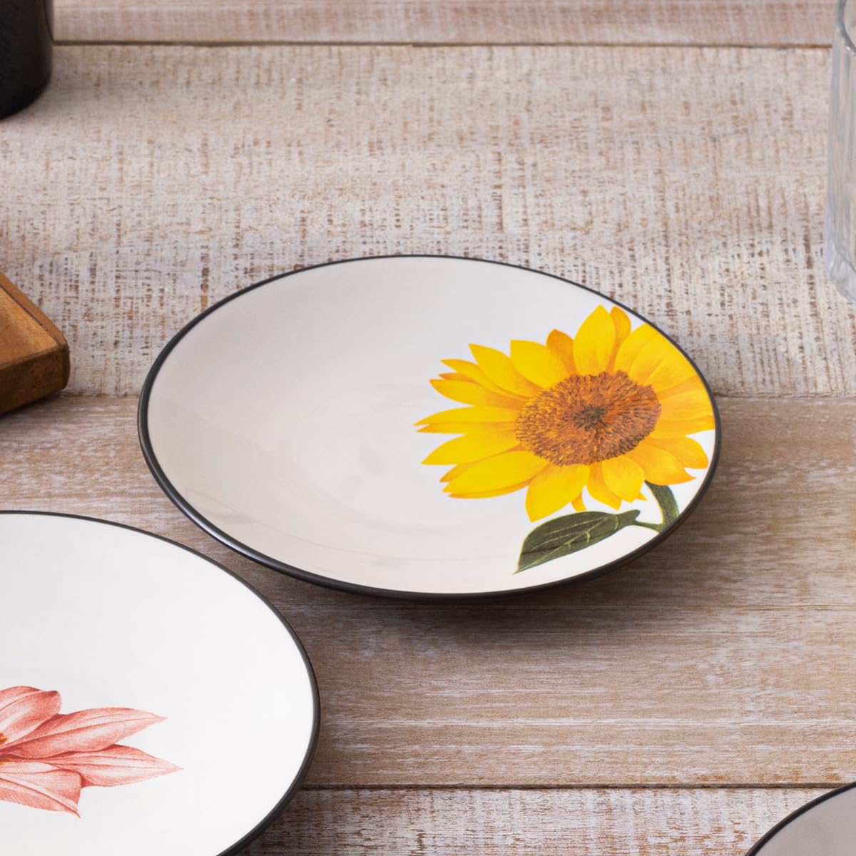 Amazon.com: Noritake Colorwave Floral Appetizer Plates, Graphite